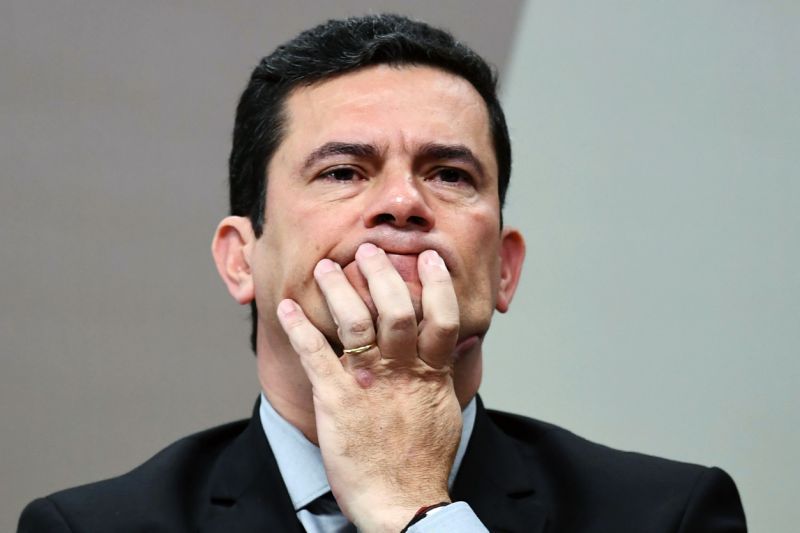 Saída da jornalista aponta que o ex-juiz Sérgio Moro começa a 'se desmilinguir', conforme previu o ex-presidente Lula